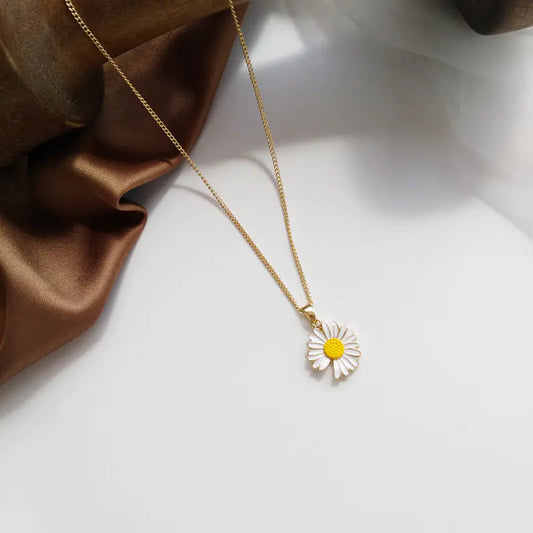 Sunlit Daisy Necklace
